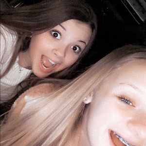 Meet your Posher, Ella